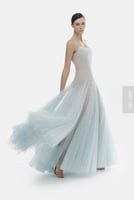 فستان ماكسي من الدانتيل باللون الأزرق من مونت ساند