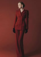 ستره فيوليتا من الحرير الصناعي باللون البرغندي