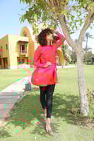 طقم سباحة نسائي بثلاث قطع مع شنطة مطابقة بتصميم عص...