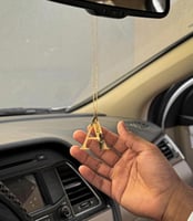 تعليقه سياره بالاسم والحرف