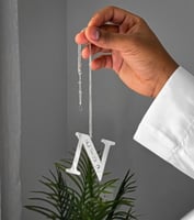 تعليقه سياره بالاسم والحرف