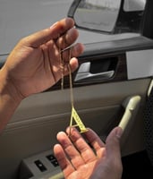 تعليقه سياره بالاسم والحرف