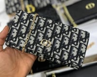 شنطة منقوشة ستراب ذهبي MC100-008