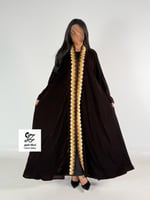 عبايه دبل كلوش بقماش مخمل كوري بني بتطريز ناعم اما...