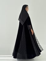 عبايه توق كلوش كامل قماش مخمل بتدخيل دانتيل