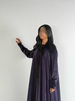 عبايه دبل كلوش بقماش مخمل ايطالي بكم ماسك لون موف