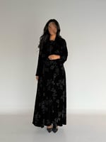 عبايه لارين كلوش بقماش مخمل مطبوع