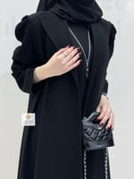 عبايه بليزر بقماش كريب اندنوسي بكسرات على الاكمام