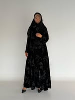 عبايه لارين كلوش بقماش مخمل مطبوع