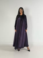 عبايه دبل كلوش بقماش مخمل ايطالي بكم ماسك لون موف