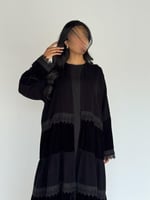 عبايه ثراء بقماش مخمل مع كريب اندونسي بتدخيل دانتي...