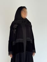 عبايه ثراء بقماش مخمل مع كريب اندونسي بتدخيل دانتي...