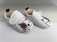 حذاء أطفال أبيض برسمة لطيفه للمواليد