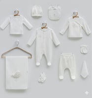 طقم مواليد 10 قطع ابيض بتطريز ناعم وبطانية قطنية ل...