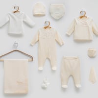 طقم استقبال مواليد بناتي فاخر سكري مكون من بربتوز...