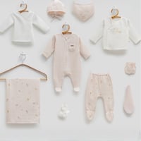 طقم مواليد استقبال 10 قطع بنقشة - و بربتوز بينك لح...