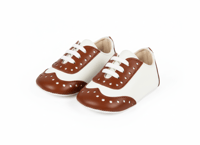 حذاء كلاسيكي للمواليد بنقاط وتصميم رسمي فاخر