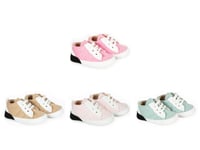 سنيكرز مودرن بنسيج ناعم وألوان حيوية للمواليد