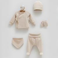 طقم مواليد 5 قطع بيج بلوزة لف وبنطلون بأقدام لحديث...