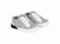 سنيكرز مودرن بنسيج ناعم وألوان حيوية للمواليد