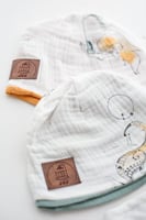 قبعة مواليد قطن موسلين سكري بنقوش ملونة -صنع في تر...