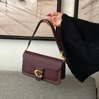 كوتش تابي عنابي