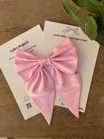 فيونكة أجنحه