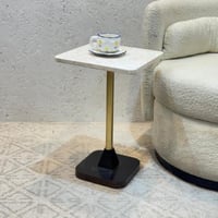 طاولة خدمة سطح من الرخام قاعده خشب عمود ذهبي 35×35...