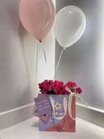 كيس منسق بزهرة البيبي روز