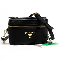 برادا حقيبة جلدية صغيرة