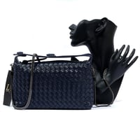 شنطة كتف نسائية بشكل عملي وبجودة عالية مع حمالتين...