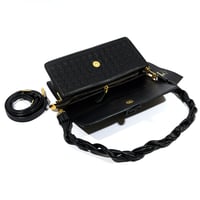 شنطة اليد الجلدية الأنيقة والفاخرة