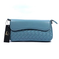 حقيبة نسائية ذات تصميم راقي