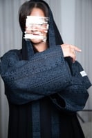 عباية بلاك بيري مع اكمام ركامه كحلي