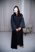 عباية بلاك بيري مع اكمام ركامه كحلي