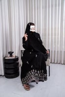 عباية كريب كوبرا مطرز كامل ذهبي