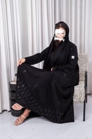 عباية كريب كوبرا مطرز كامل اسود