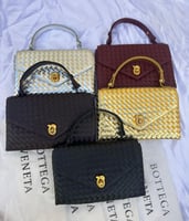 شنطة بوتيغا كلتش Bottega