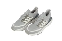 حذاء اديداس ألتربوست