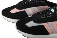 حذاء أديداس ريتروباي