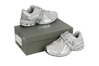 حذاء نيو بلانس 1906