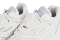 حذاء فراشتى