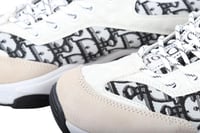 حذاء ديور B22