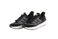 حذاء اديداس ألتربوست