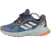 حذاء أديداس