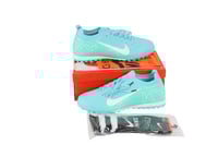 حذاء كرة قدم نايك