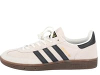 حذاء أديداس