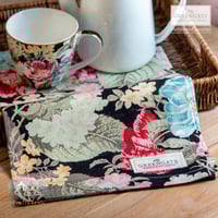 0122 مفرش من جرين جيت