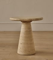 طاولة جانبية مستديرة من الترافرتين