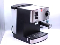 آلة صنع الاسبريسو مع تبخير الحليب